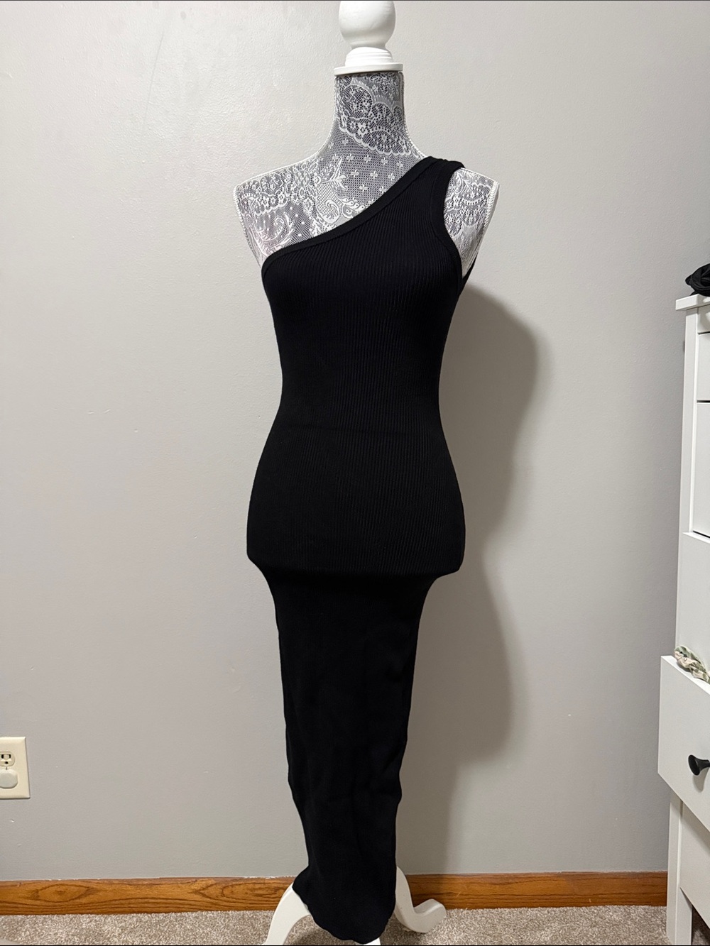 Forever 21 Black One-Shoulder Ribbed Midi Dress